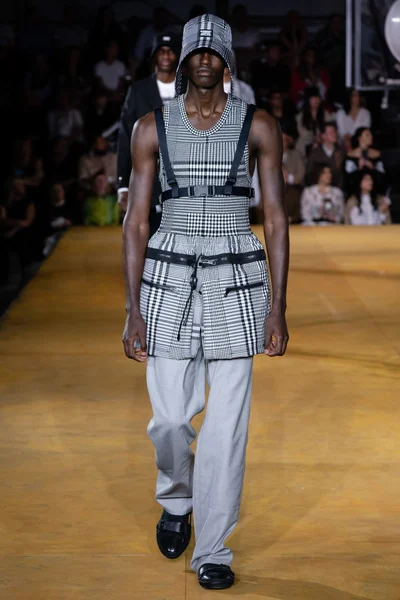 Look 80